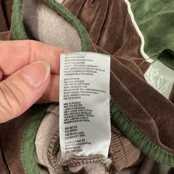 iets Fran’s Urban Outfitters Kristen Velour Romper, Size Small - Picture 7 of 8